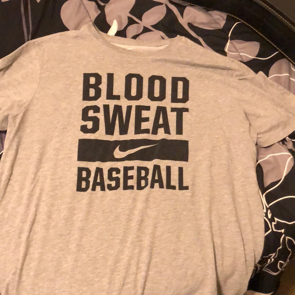 Athletic Nike Shirt Men’s XL